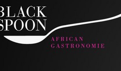 femme africaine focus black spoon
