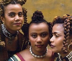 tiharea trio playlist journee femme africaine madagascar